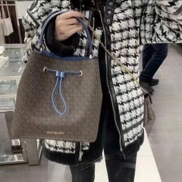 Michael Kors Suri Large Bucket Dark Chambray/Multi - Picture 9 of 11